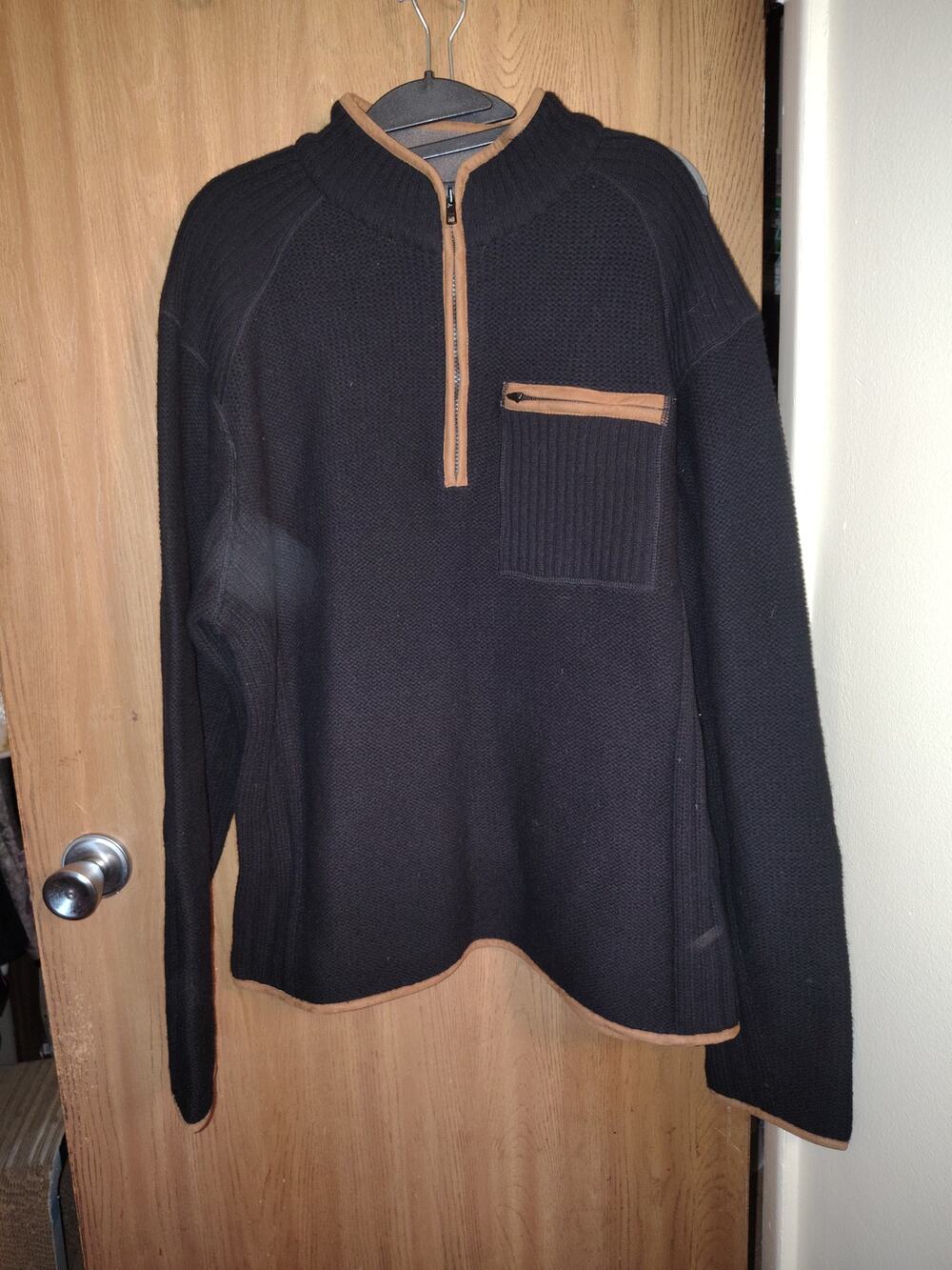 Orvis Men's Quarter Zip 100% Wool Sweater Black Tan suede Trim Pocket Size L